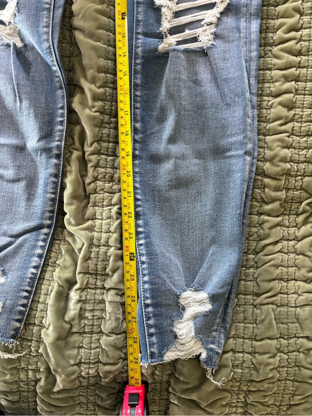 American Eagle distressed jegging - Picture 6 of 13